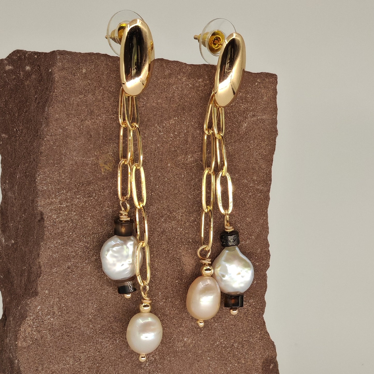 Earring stud dangle with 14K gold-plated chain, 7.5mm pearl, 9.5mm baroque pearl, and black agate