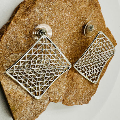 29mm square mesh earrings with geometric pattern and 925 sterling silver needle