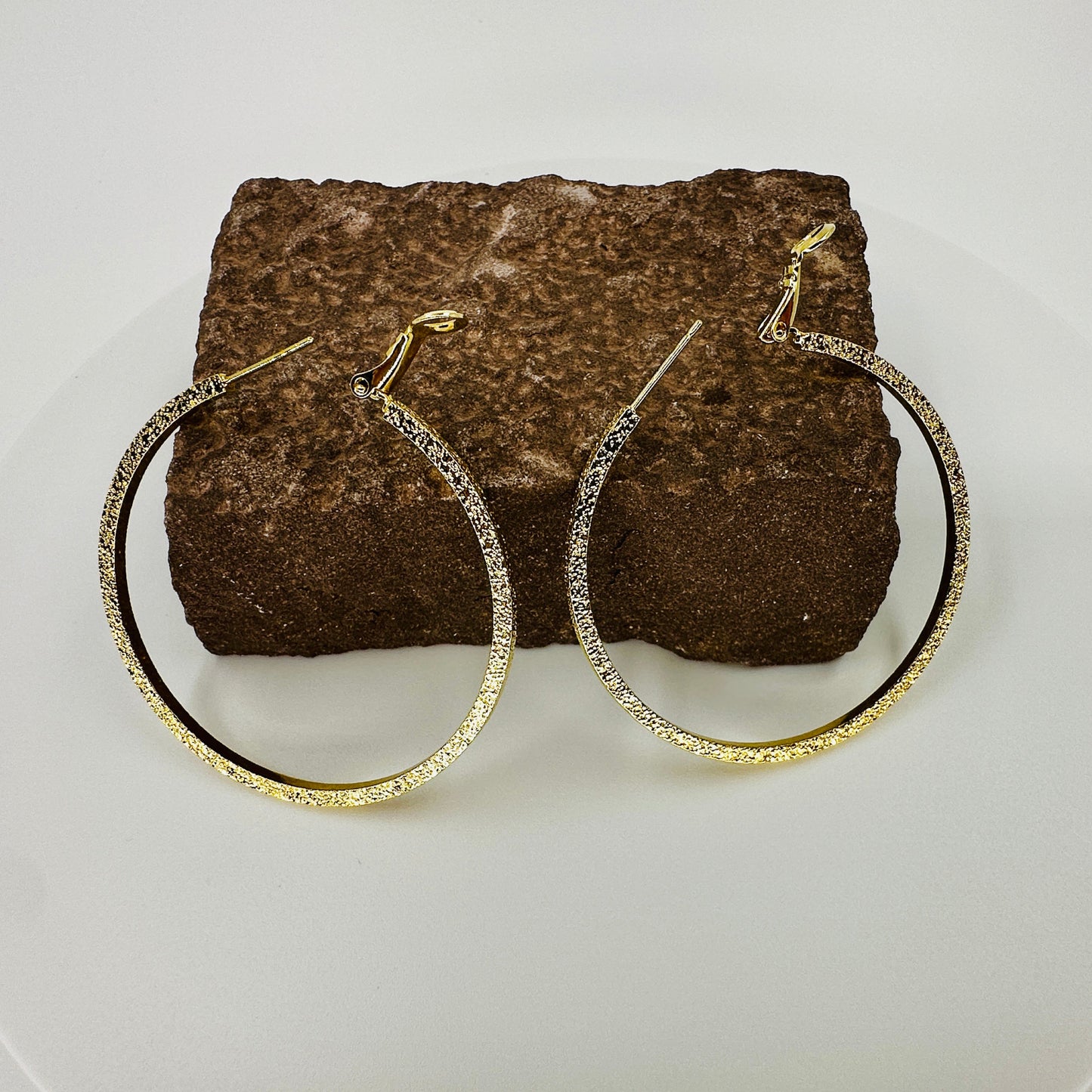 45mm hammered hoop earrings in gold-tone with 925 sterling silver needle