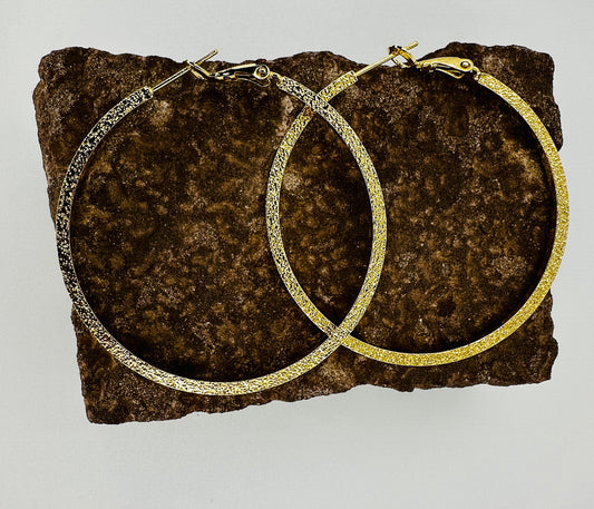 45mm hammered hoop earrings in gold-tone with 925 sterling silver needle