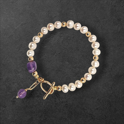 Pearl and amethyst bracelet with 18 cultured pearls and 14k gold-plated clasp