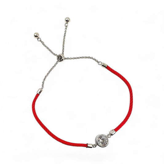 Close-up of moissanite stone and silver casing