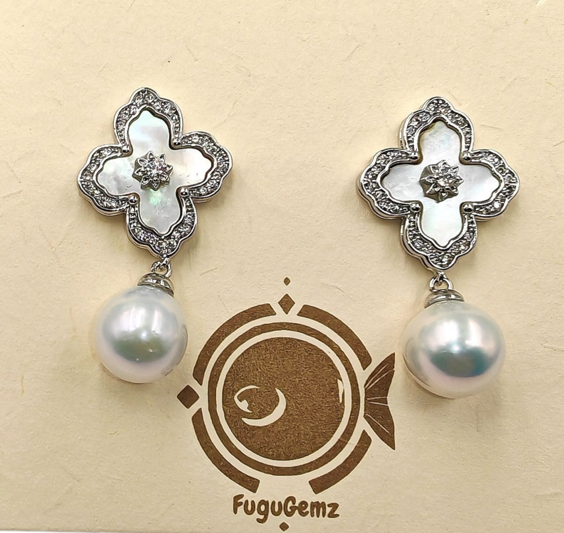 Brass earrings with silver needle, quadruple leaf design, mother-of-pearl, zirconia centre, and 9.5mm pearl drop