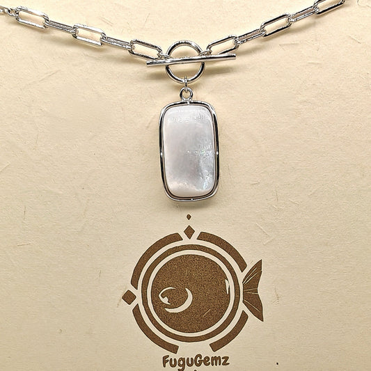42cm 925 sterling silver necklace with 15mm x 9mm rectangular mother-of-pearl pendant and T-bar clasp
