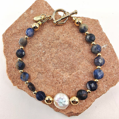 14K gold-plated bracelet with 6.4mm baroque lapis and pearl
